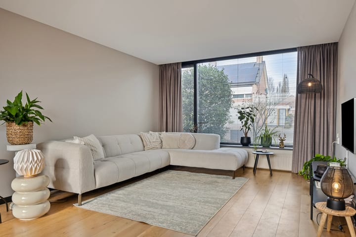 Photo 3 of Adriaen Brouwerstraat 39