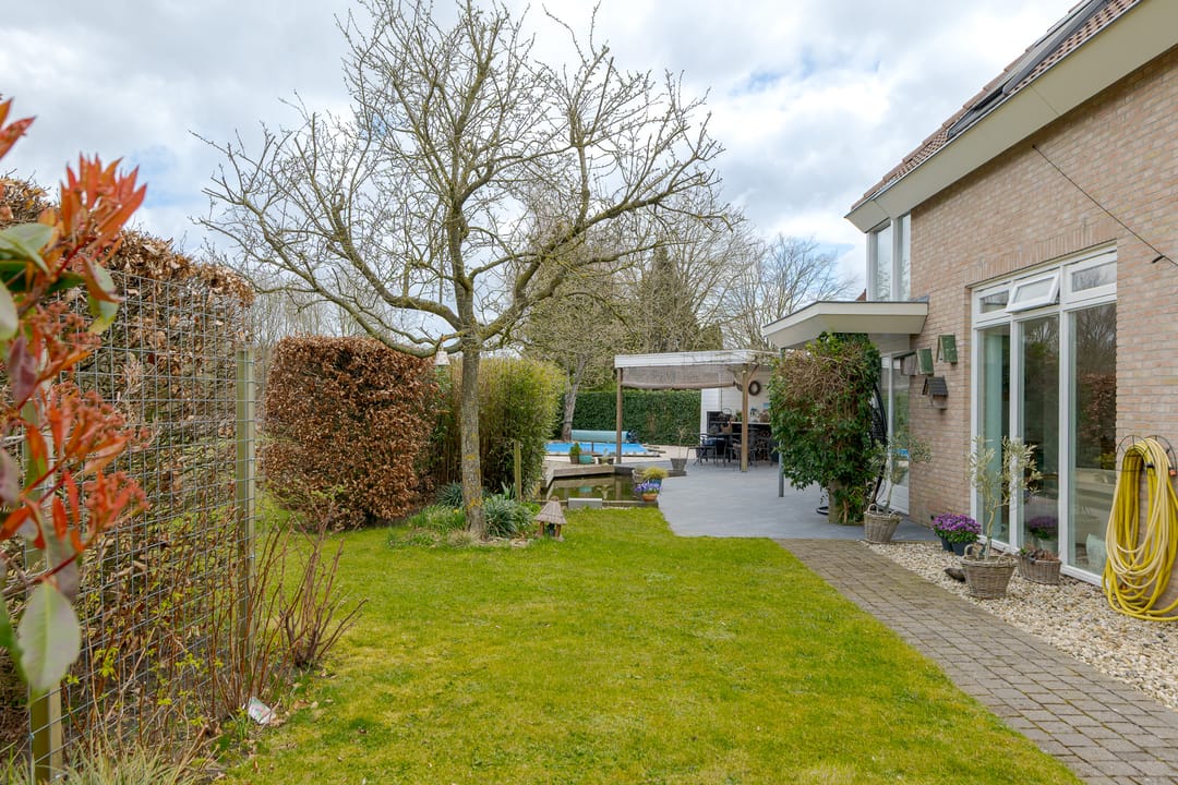 Foto 37 van Korenbloemweg 30