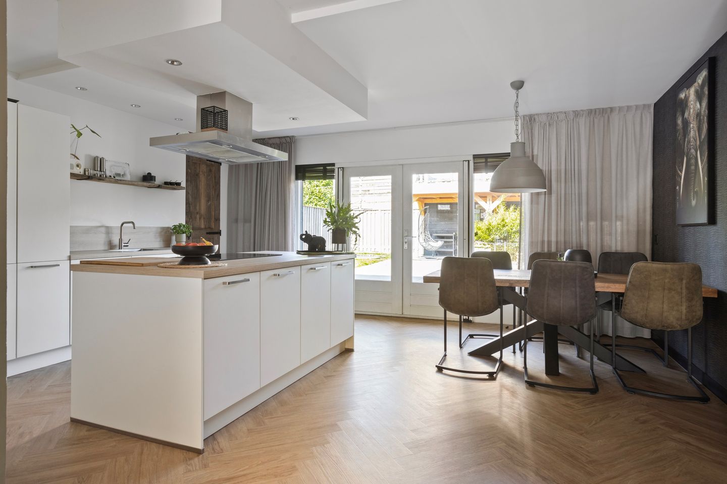 Foto 10 van van Hogendorpstraat 4