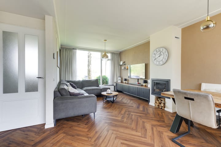 Foto 2 van De Ruyterstraat 18