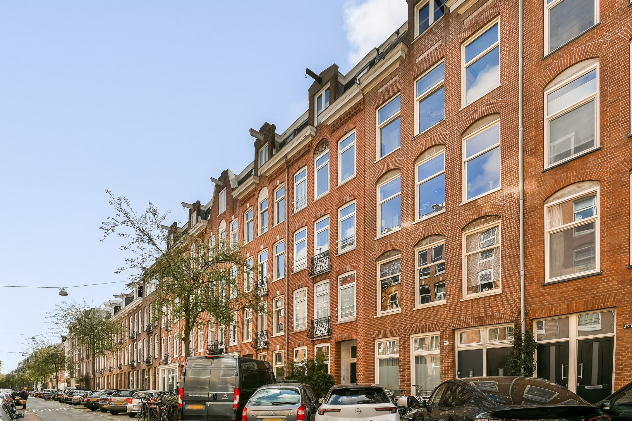 Eerste Helmersstraat 239- 239 3