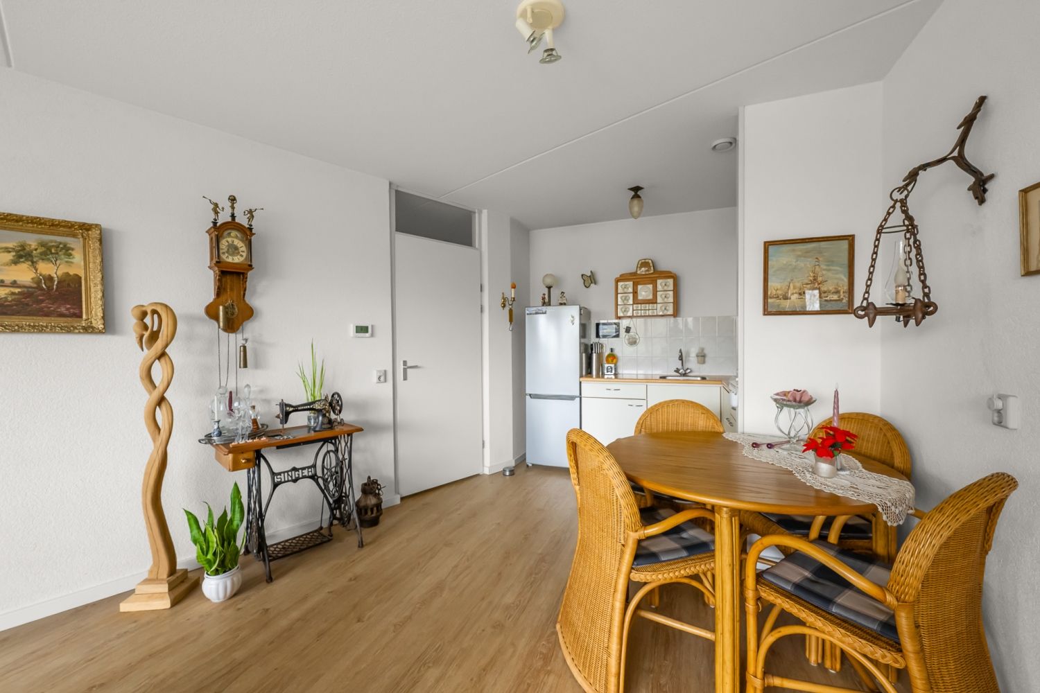 Photo 6 of Justus van Effenstraat 85