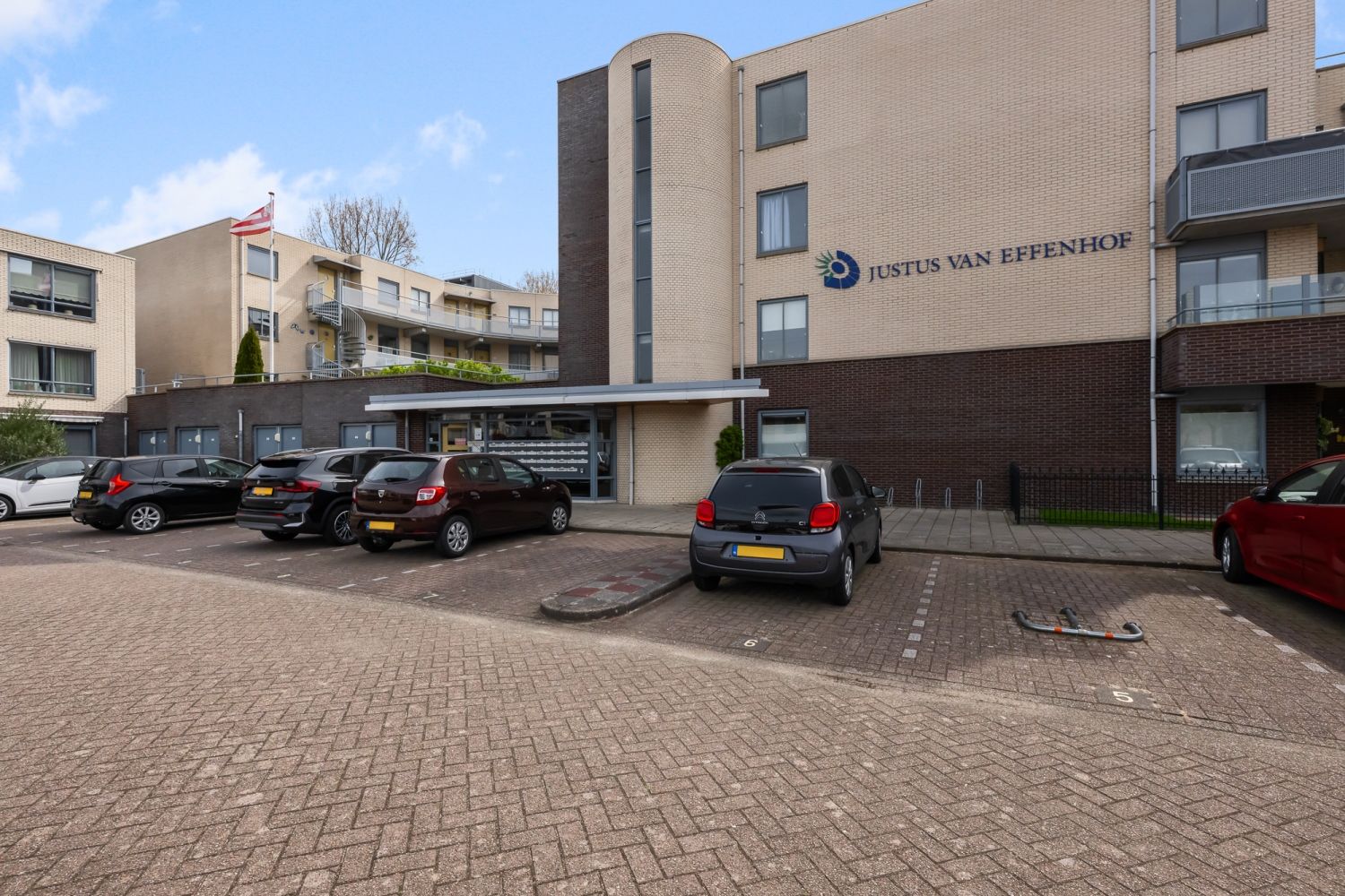 Photo 27 of Justus van Effenstraat 85