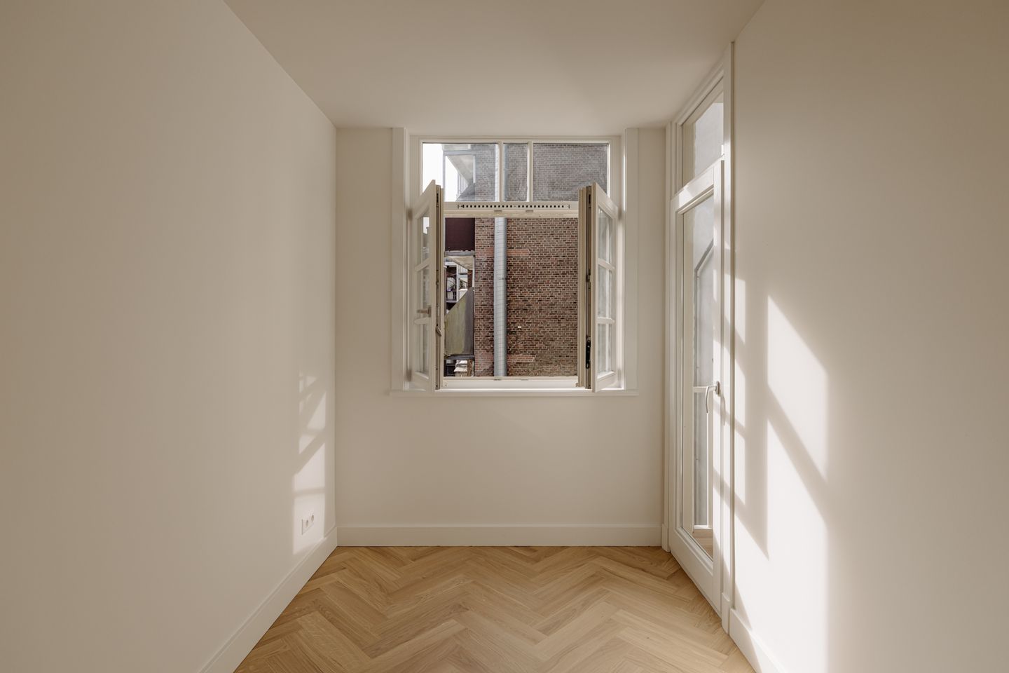 Foto 14 van Maarten Harpertszoon Trompstraat 41-2