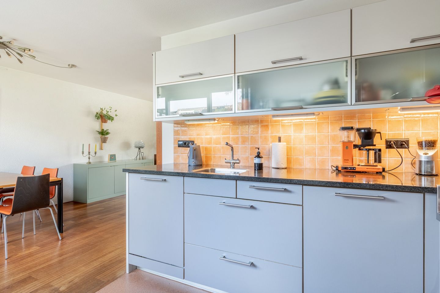 Photo 20 of Johannes Vermeerstraat 7