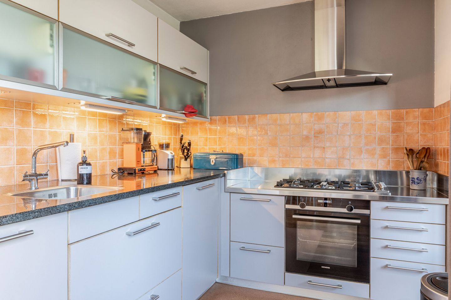 Photo 19 of Johannes Vermeerstraat 7