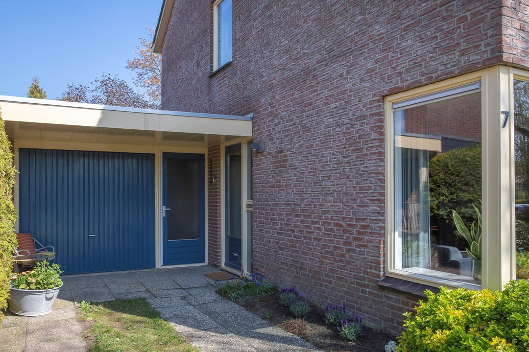 Photo 2 of Johannes Vermeerstraat 7