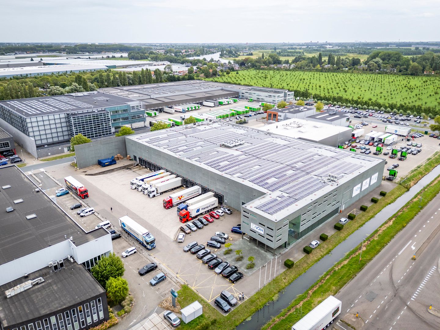 Bekijk foto 2 van Handelsweg 180