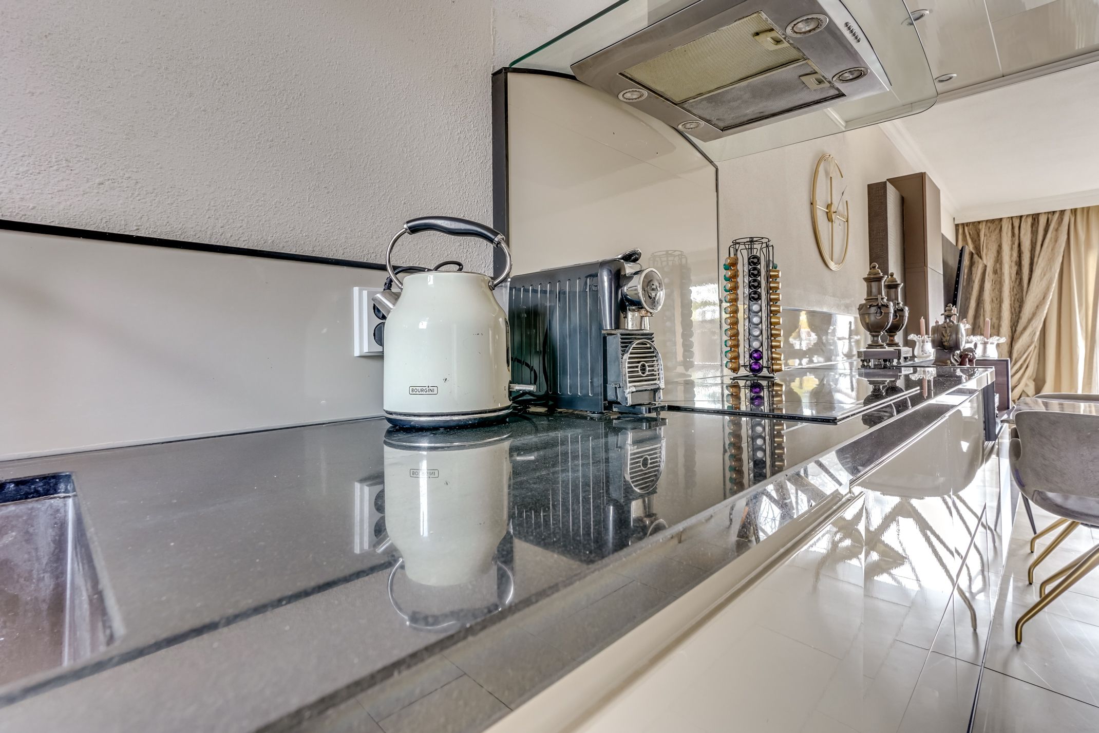 Foto 24 van Zebraspoor 704