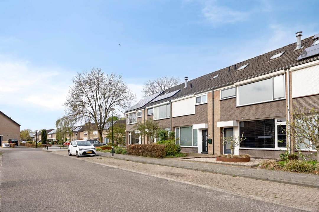 Photo 8 of Irenestraat 7