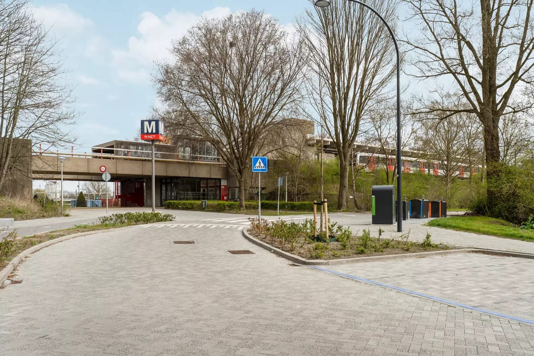 Modern 2-bedroom ground floor apartment in popular Holland Park Diemen — 26