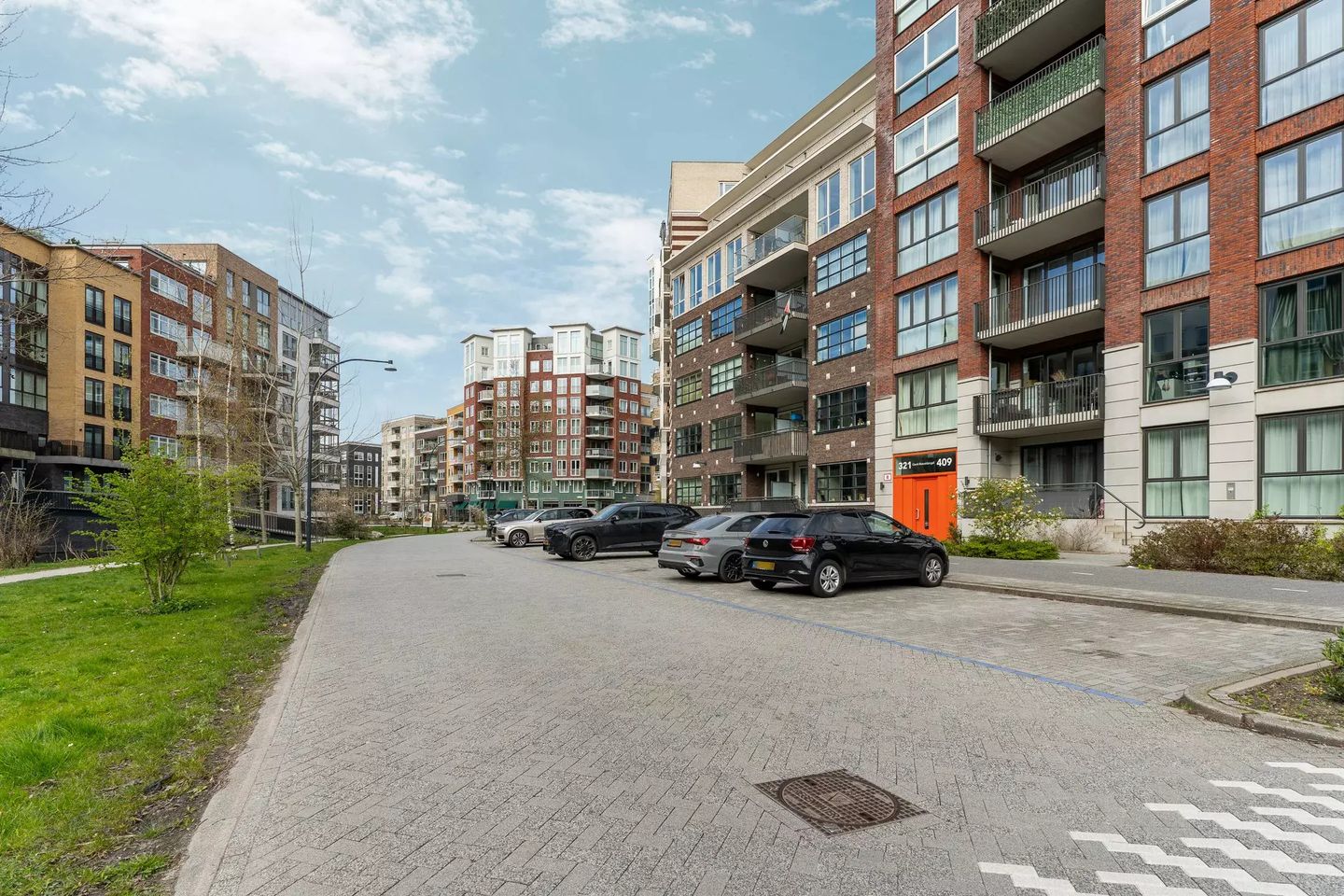 Modern 2-bedroom ground floor apartment in popular Holland Park Diemen — 25