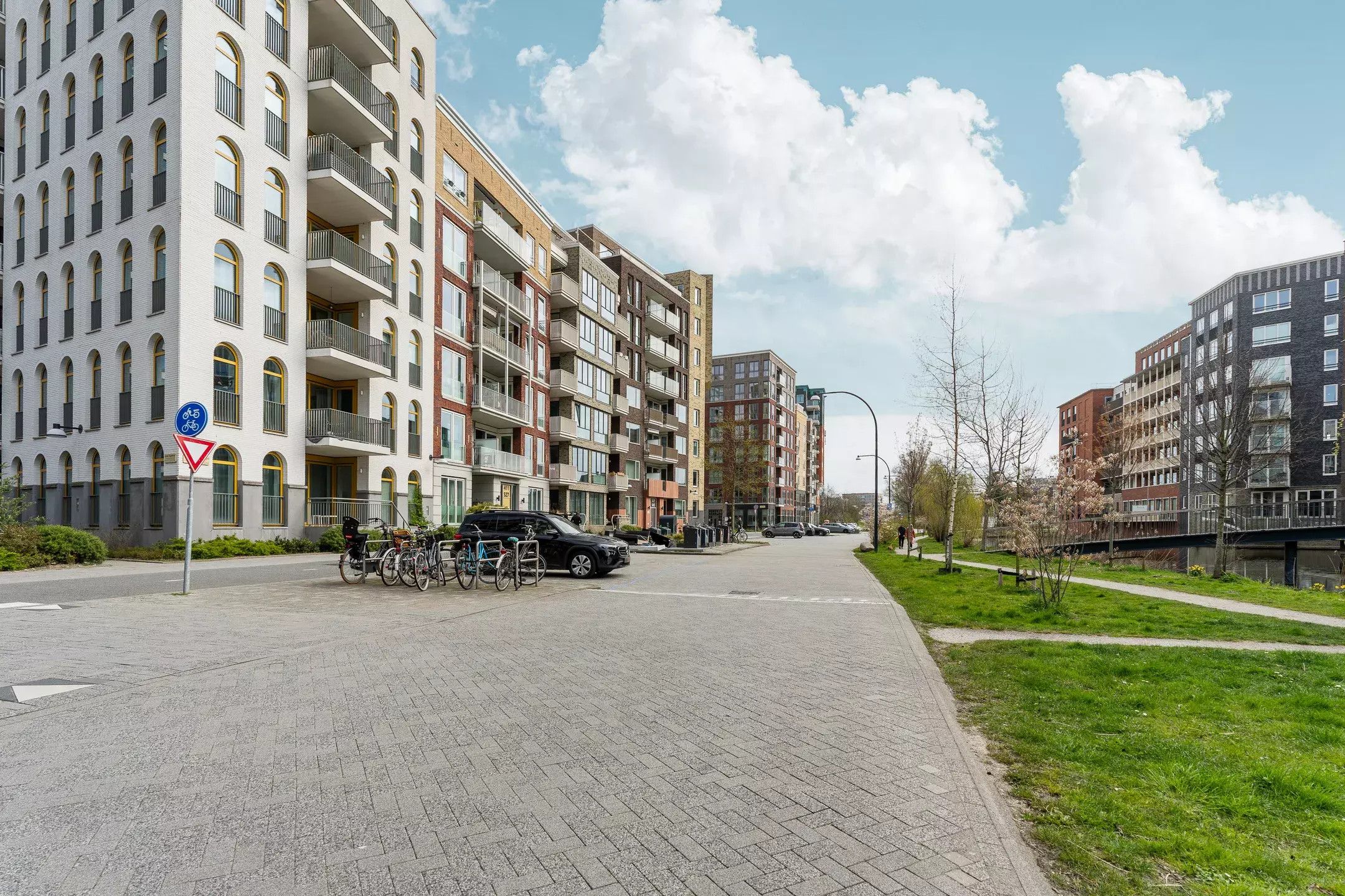 Modern 2-bedroom ground floor apartment in popular Holland Park Diemen — 24