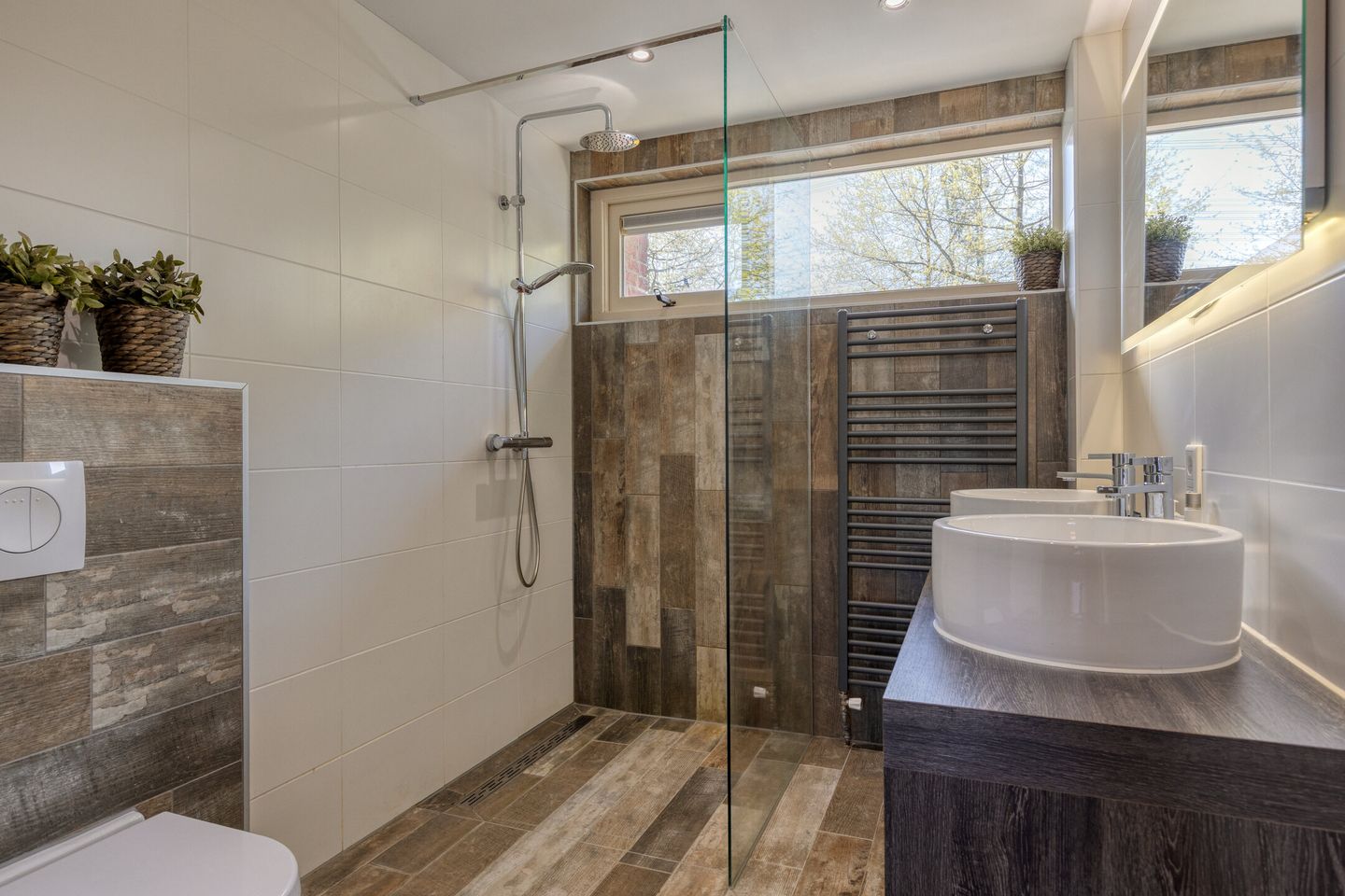 Spacious Extended Family Home in Woenselse Heide — 19