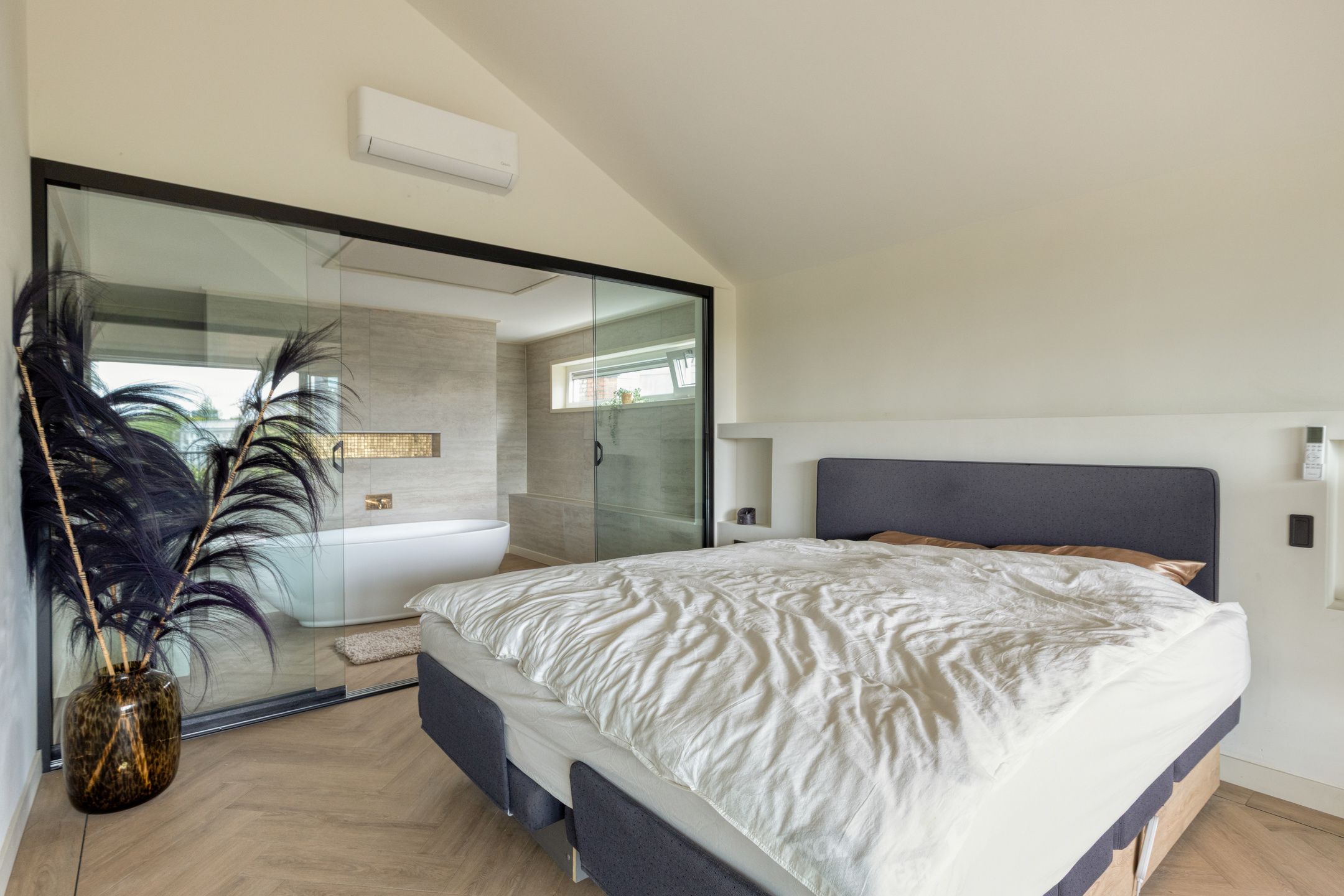 Foto 27 van Van Vollenhovenstraat 33-B