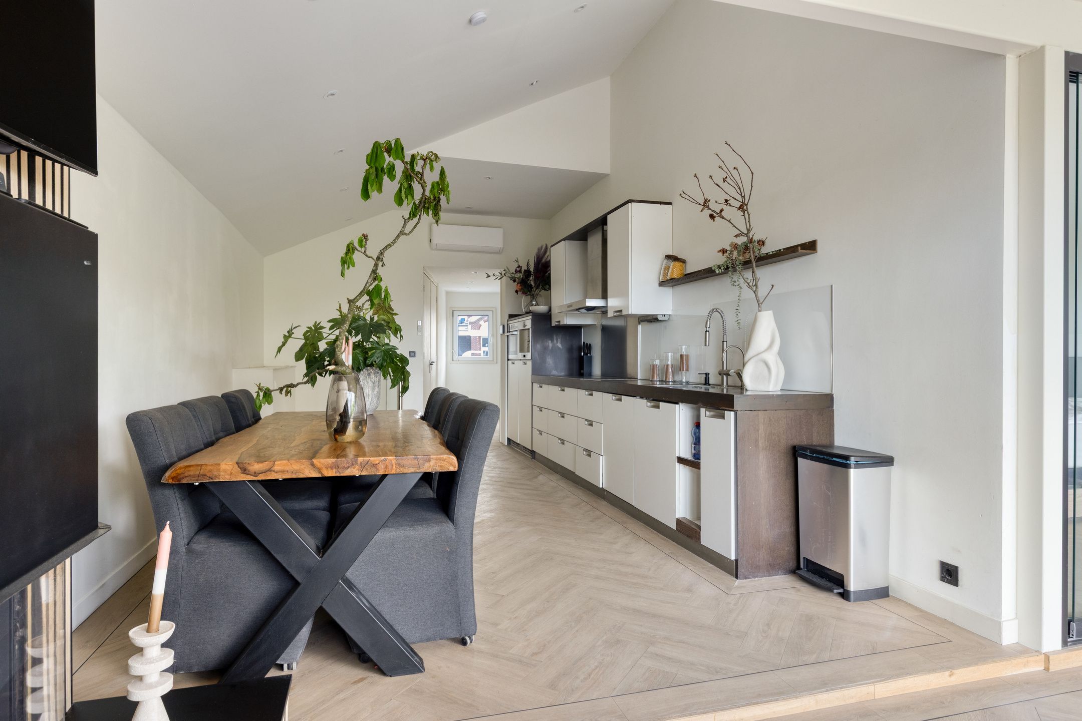 Foto 24 van Van Vollenhovenstraat 33-B