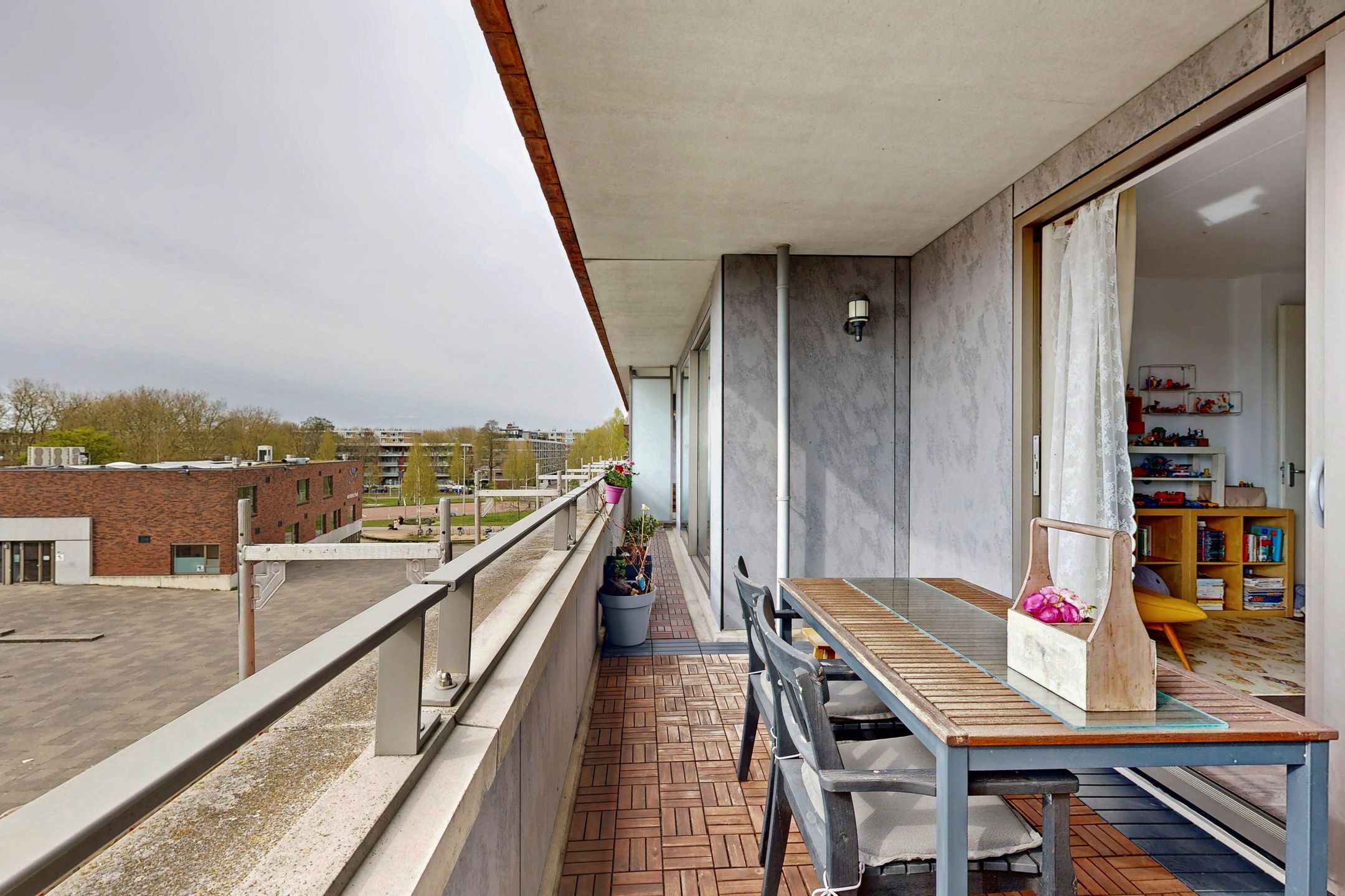 Photo 3 of Ottho Heldringstraat 202-D