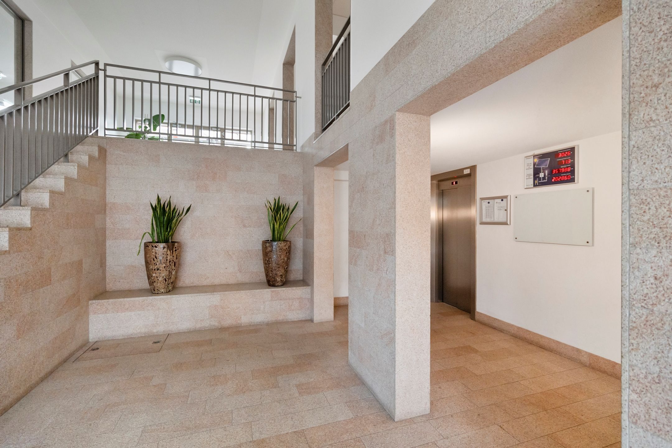 Photo 30 of Ottho Heldringstraat 202-D