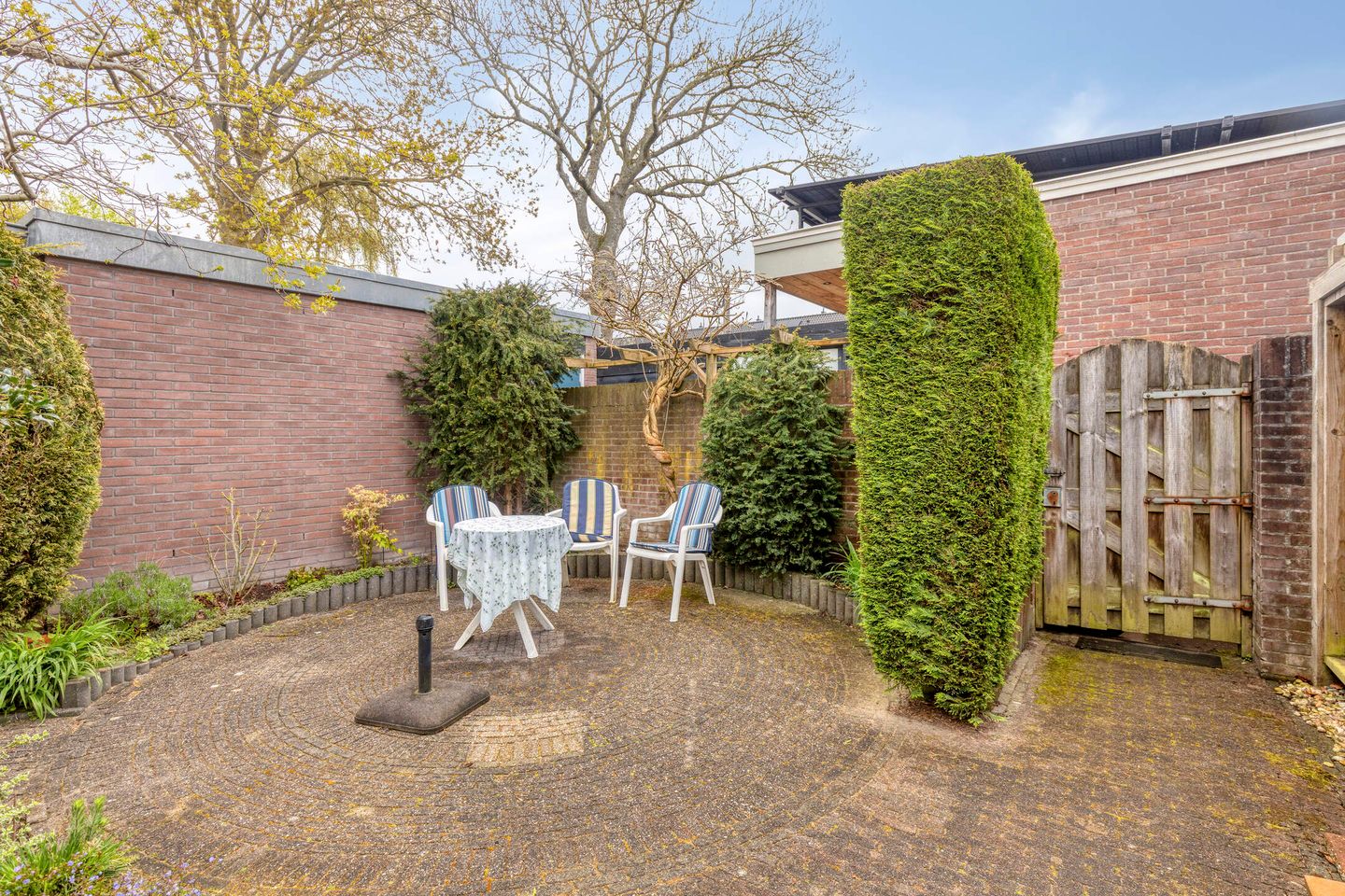 Foto 44 van Kennemerstraatweg 143