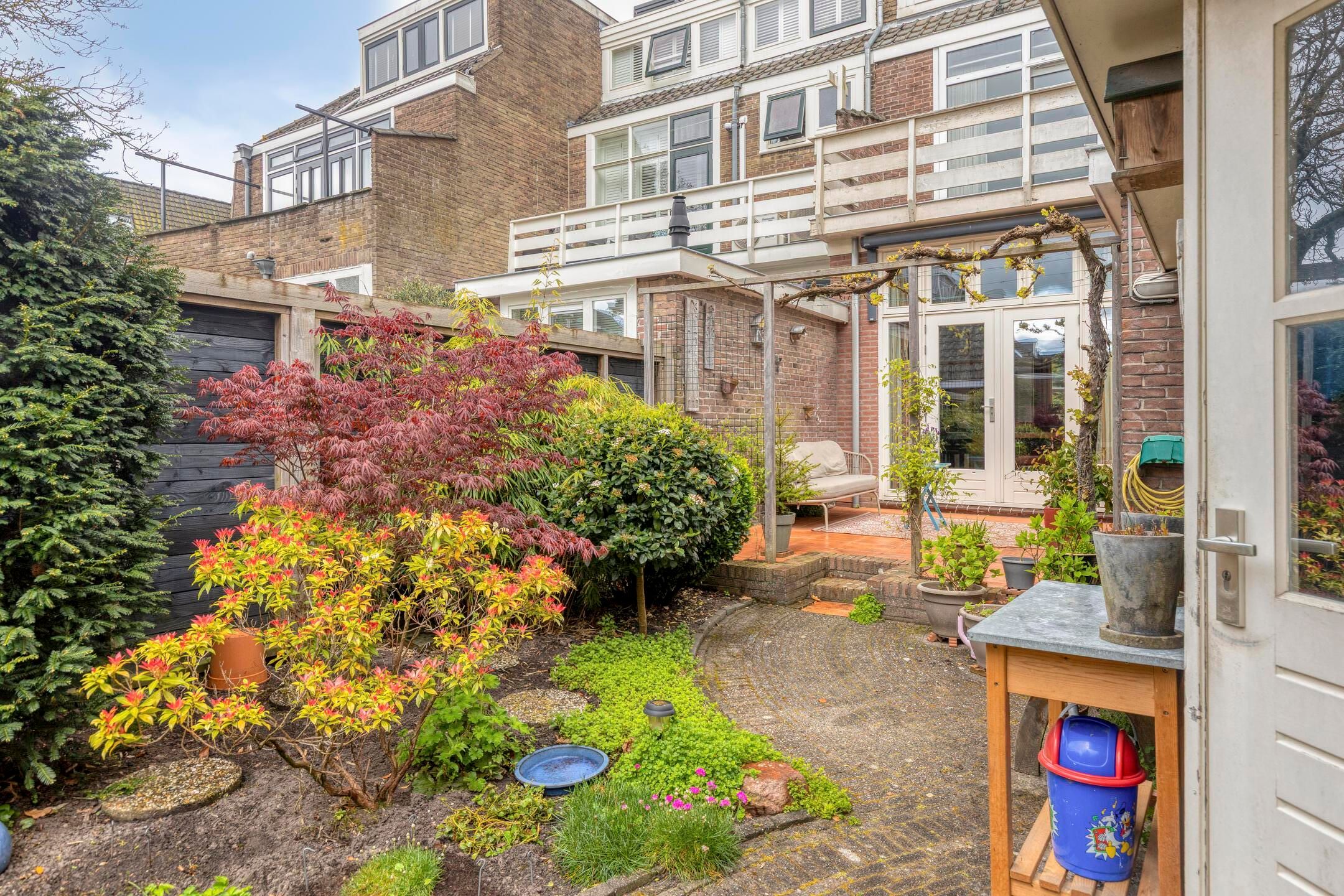 Foto 42 van Kennemerstraatweg 143