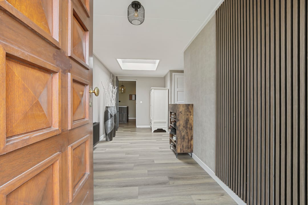 Spacious Semi-Detached Home with Large Workshop on Expansive Plot — 13