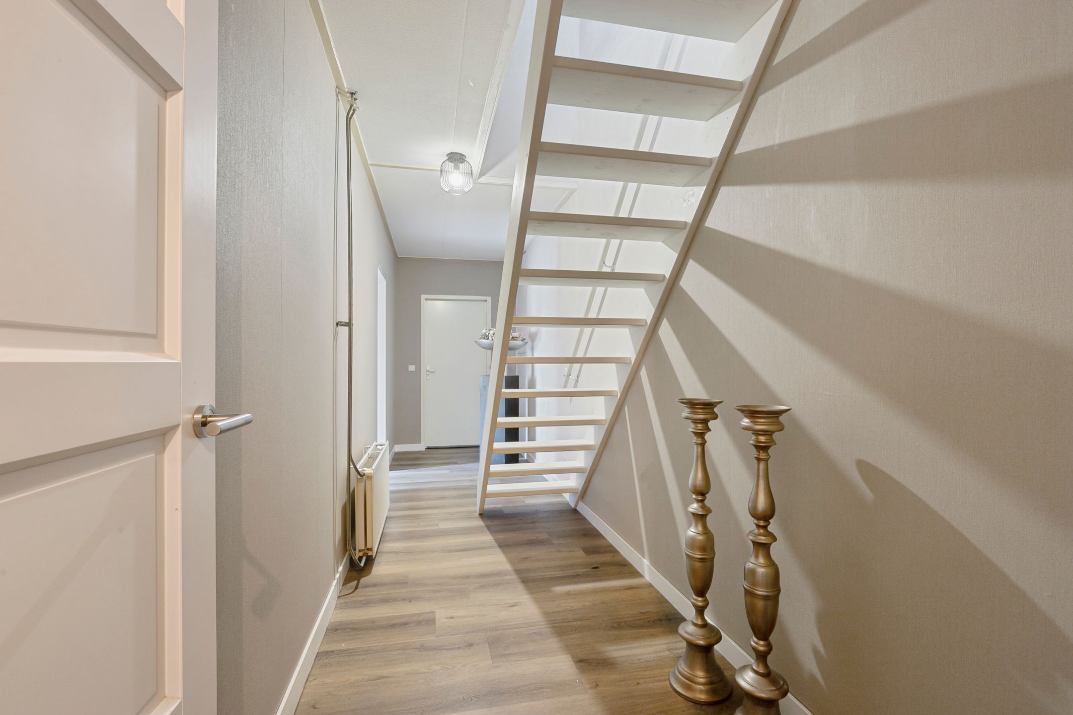 Spacious Semi-Detached Home with Large Workshop on Expansive Plot — 24