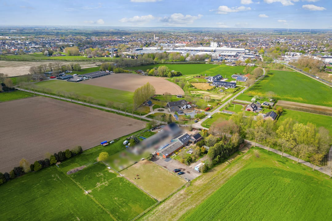 Spacious Semi-Detached Home with Large Workshop on Expansive Plot — 41