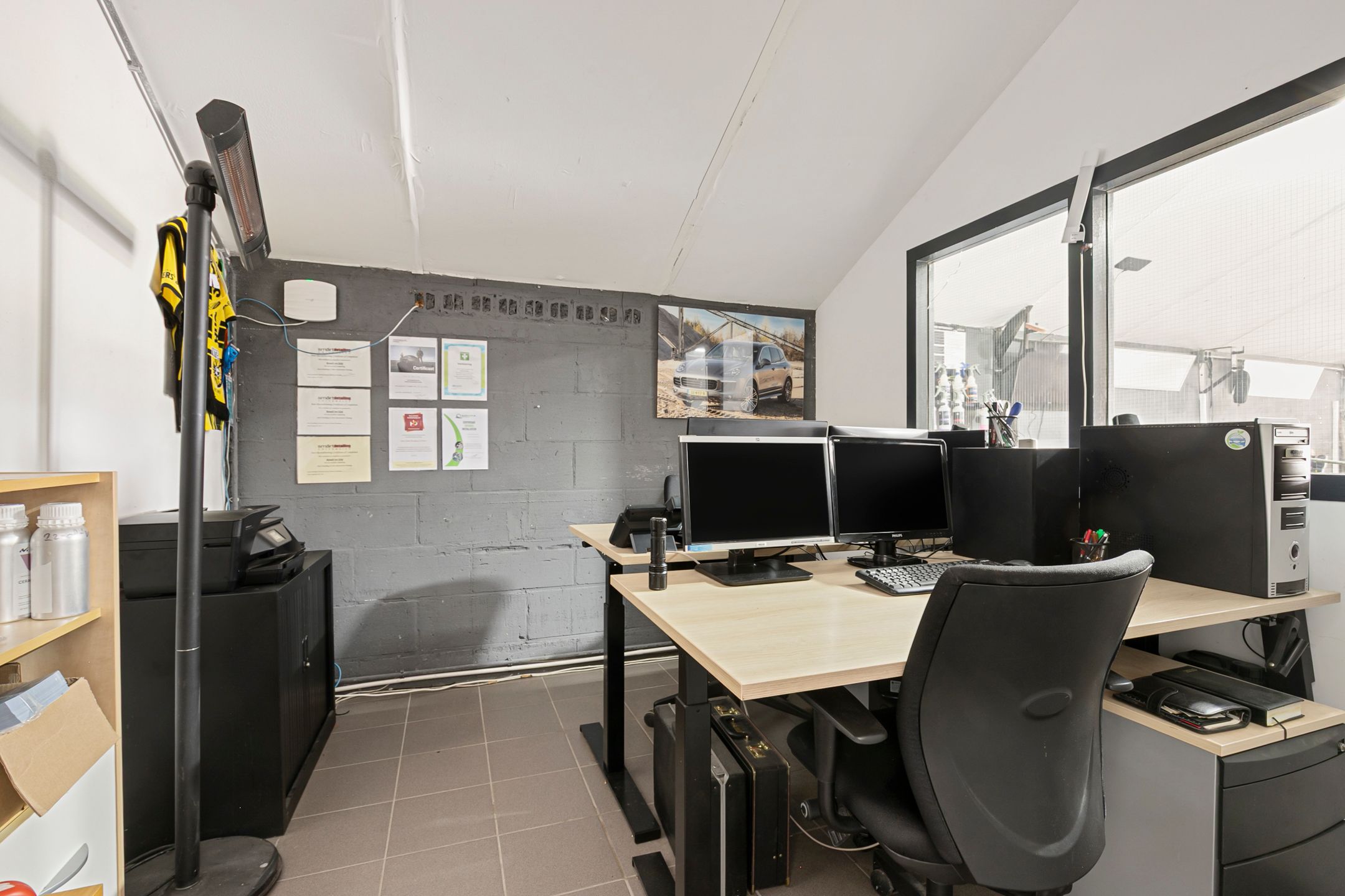 Spacious Semi-Detached Home with Large Workshop on Expansive Plot — 30