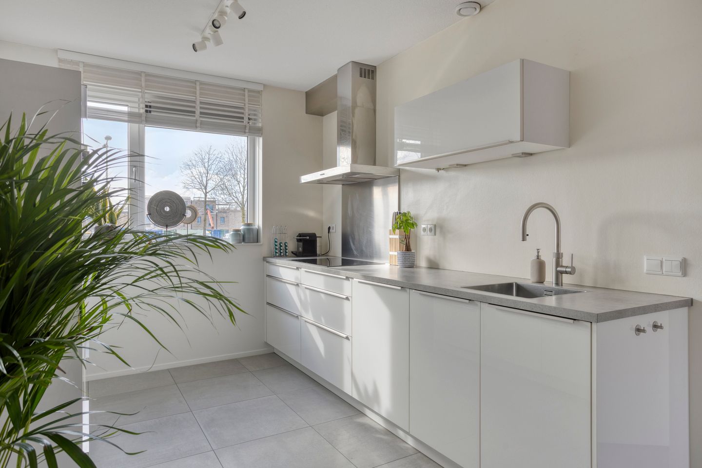 Foto 10 van Zuiderspoorstraat 37