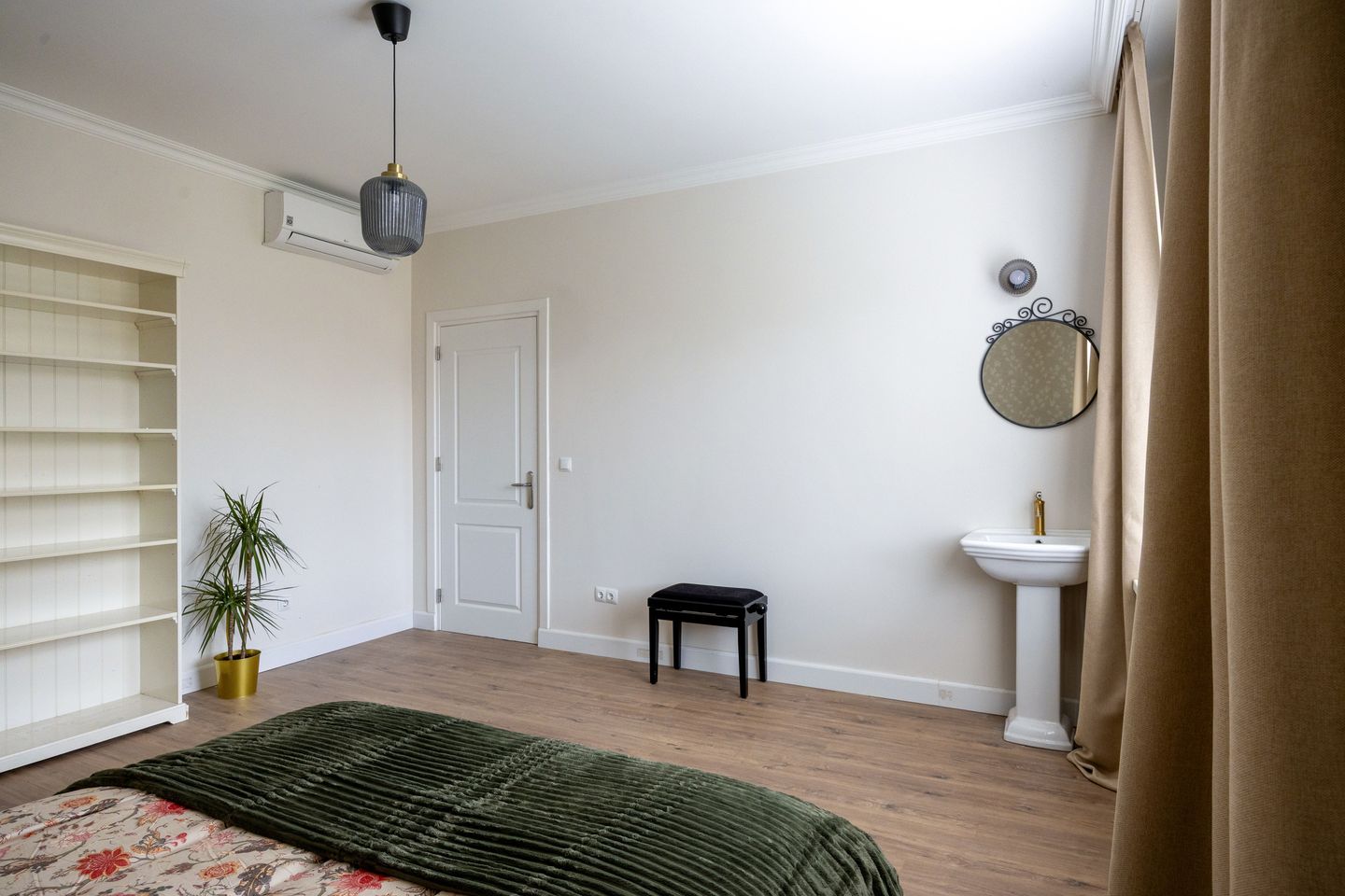 Fully Renovated Townhouse with 5 Bedrooms at the Green Corridor in Maastricht — 29