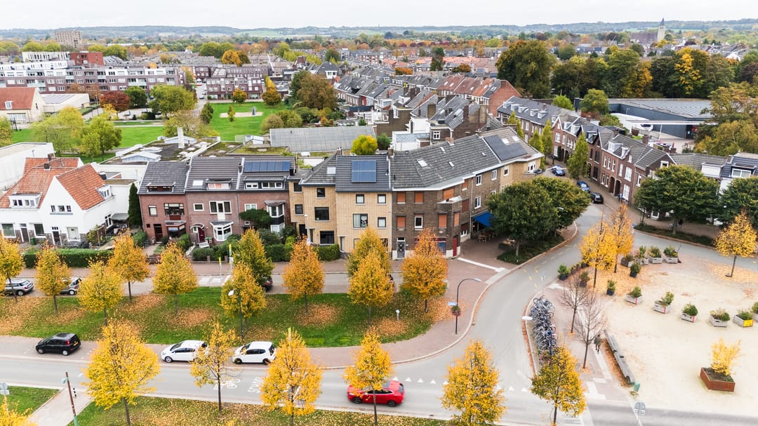 Fully Renovated Townhouse with 5 Bedrooms at the Green Corridor in Maastricht — 53