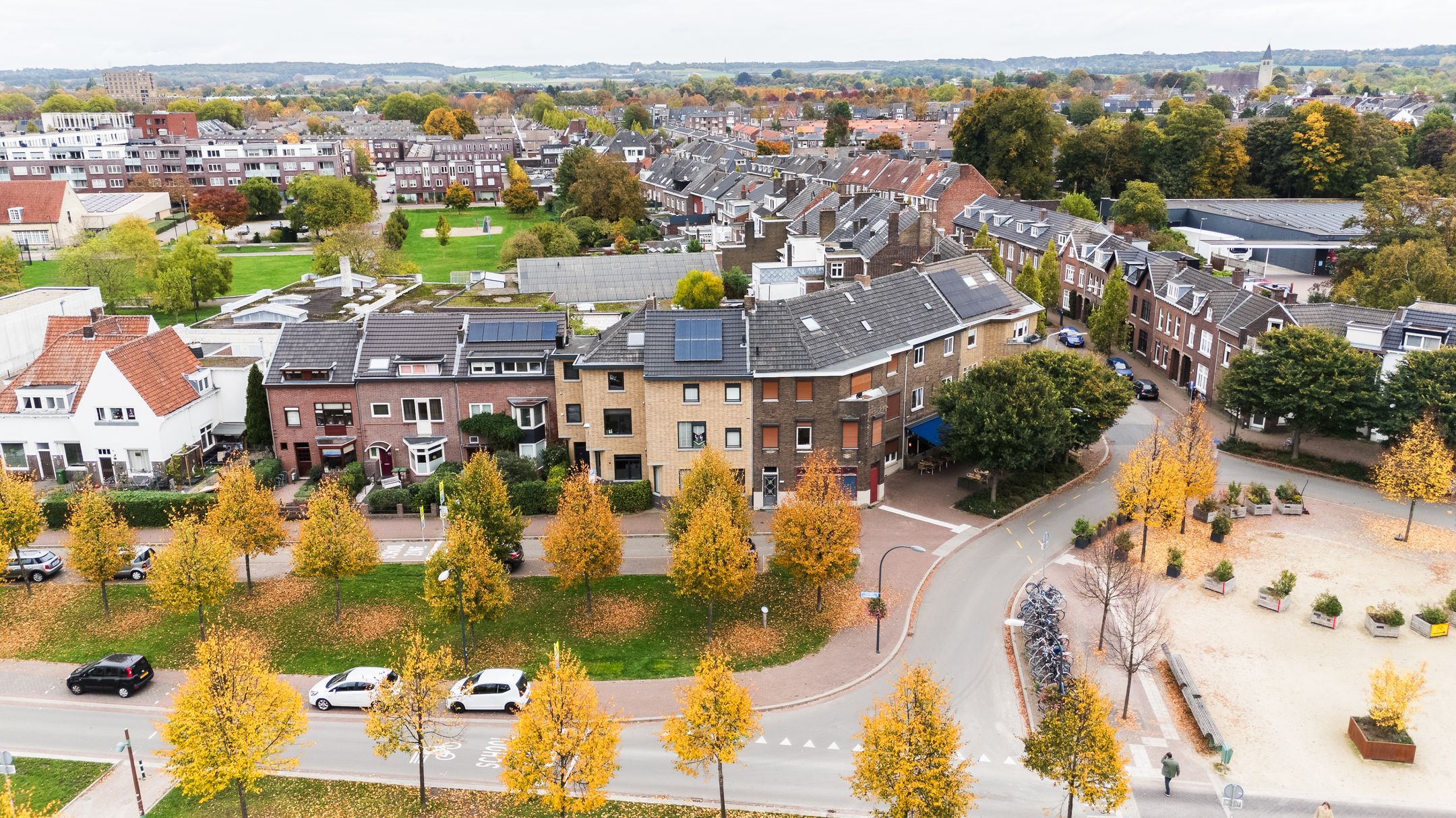 Fully Renovated Townhouse with 5 Bedrooms at the Green Corridor in Maastricht — 54