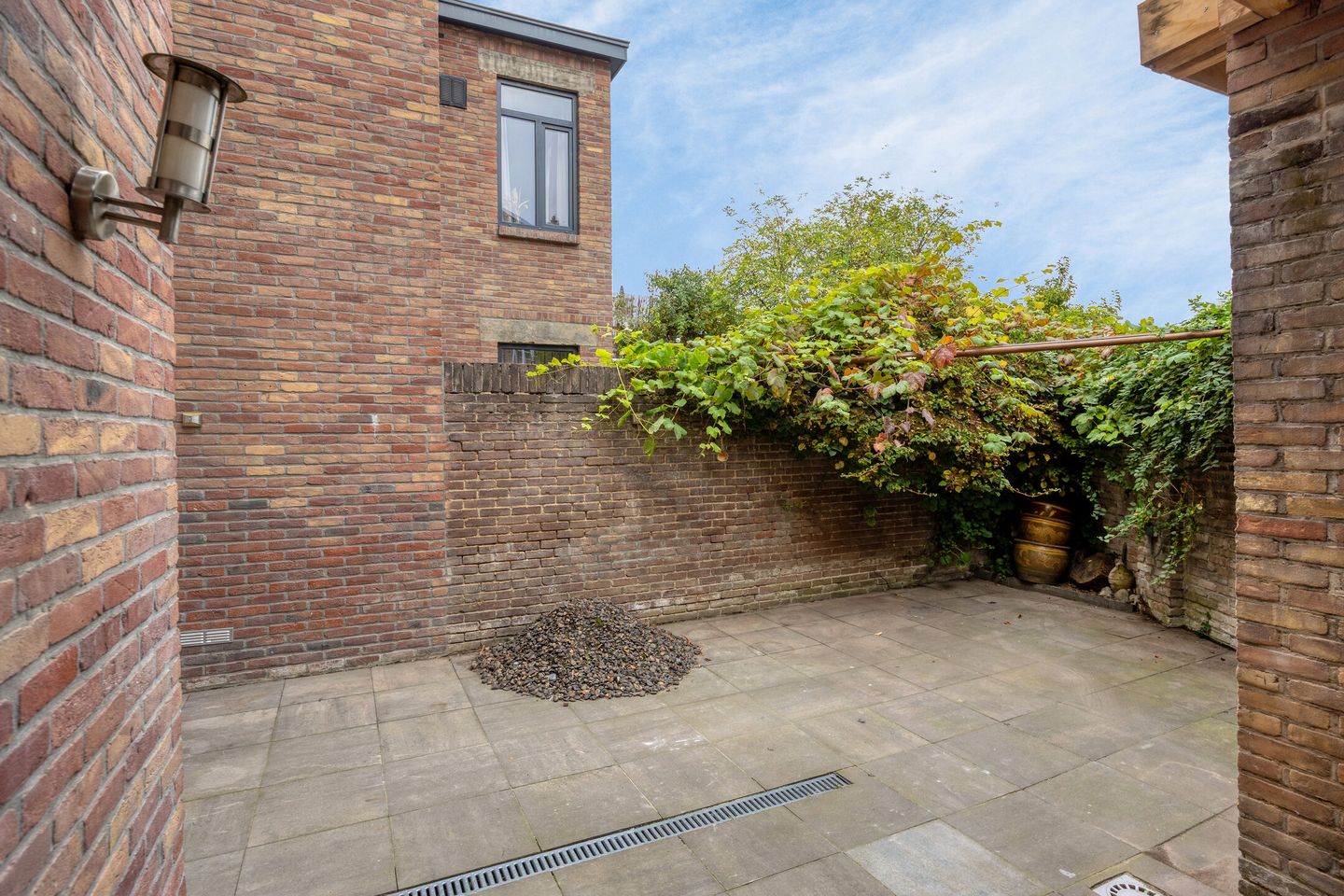 Fully Renovated Townhouse with 5 Bedrooms at the Green Corridor in Maastricht — 44
