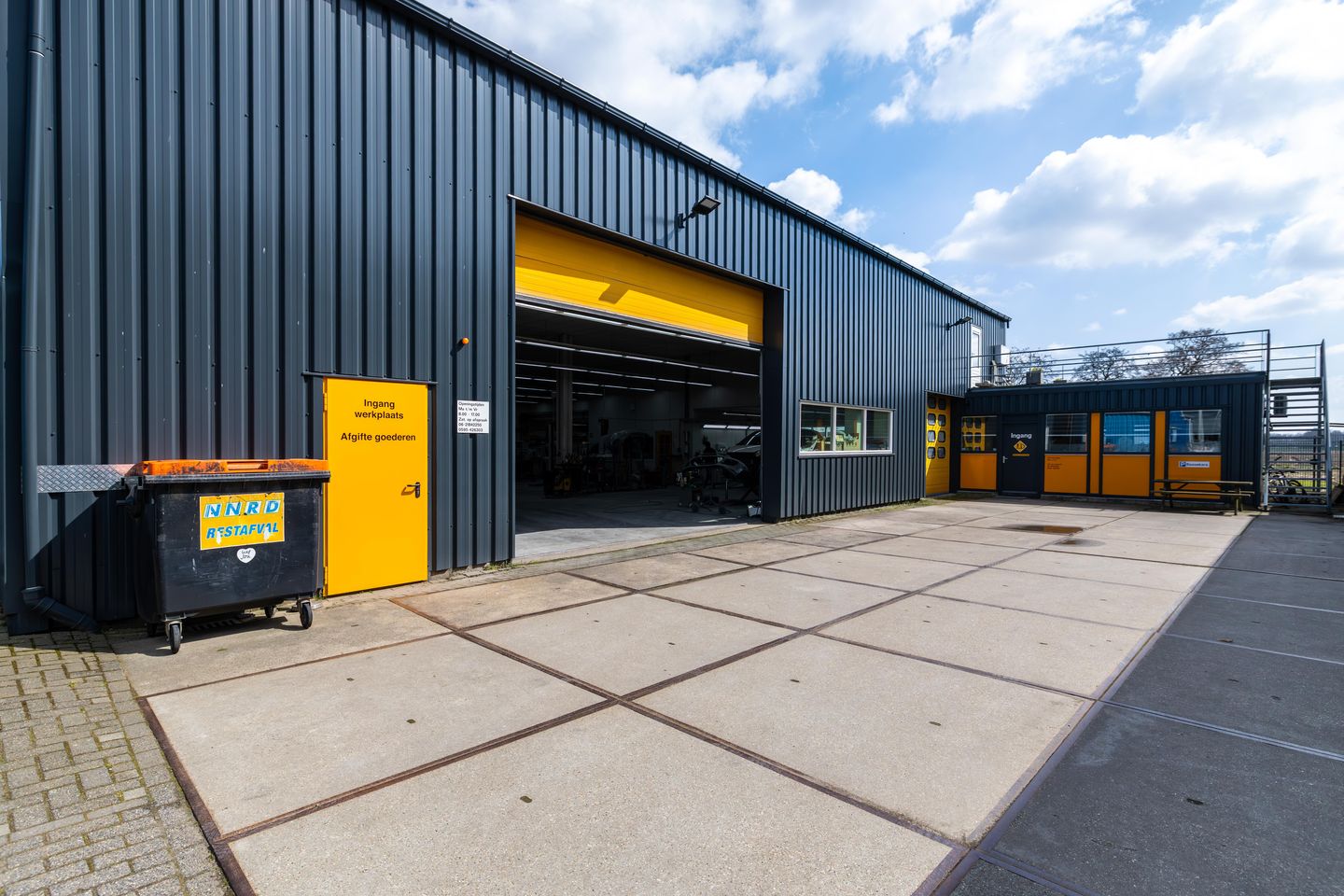 View photo 3 of Edama 51