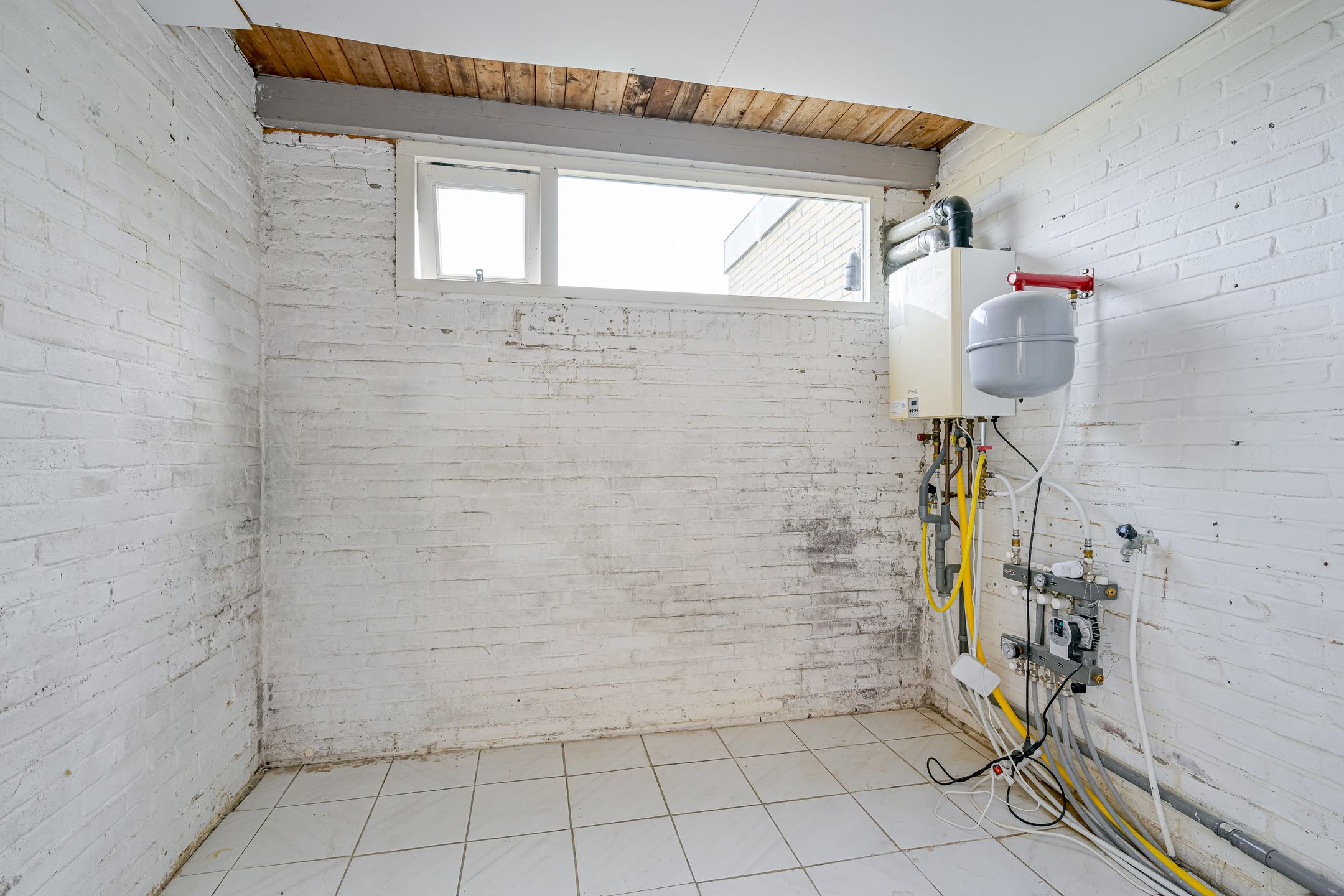 Renovated Semi-Detached Home with Recreational Dwelling Near Beach and Forest — 12