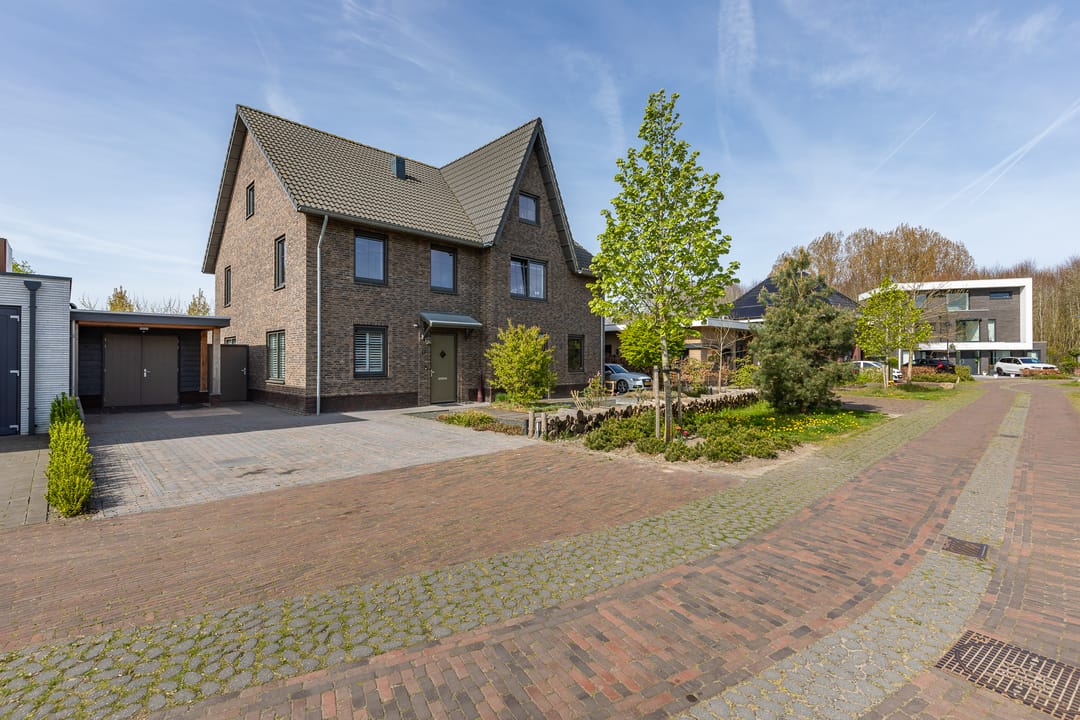 Photo 1 of Cecil Powellhof 3