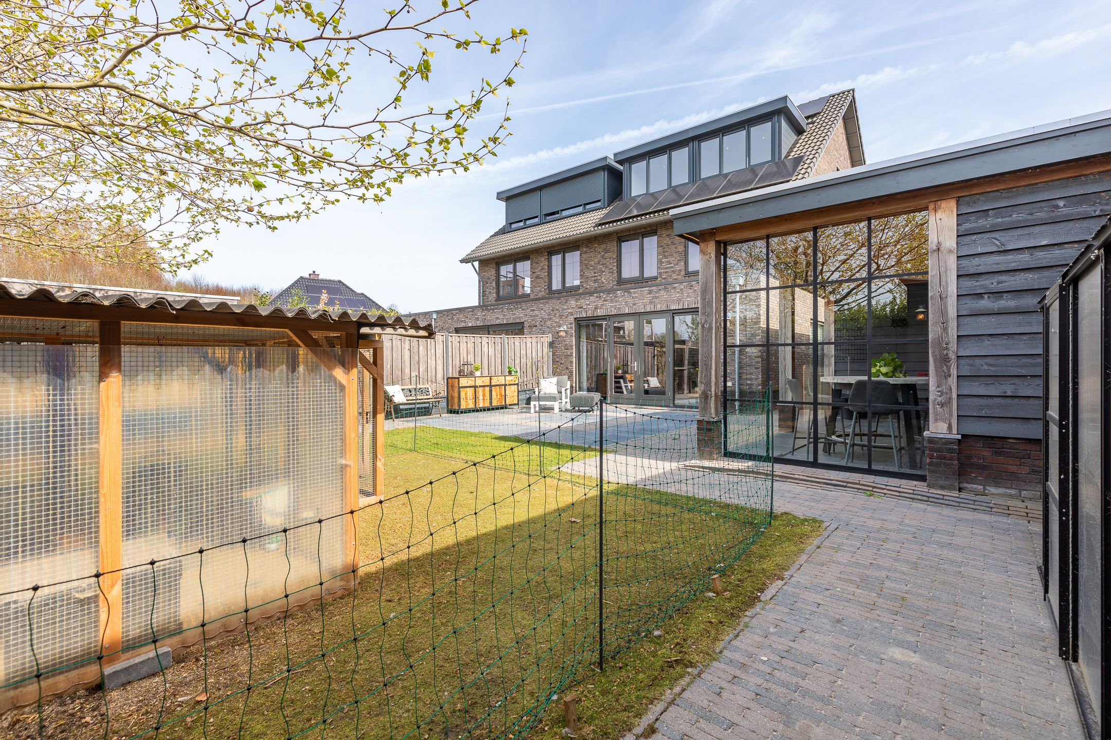 Photo 33 of Cecil Powellhof 3