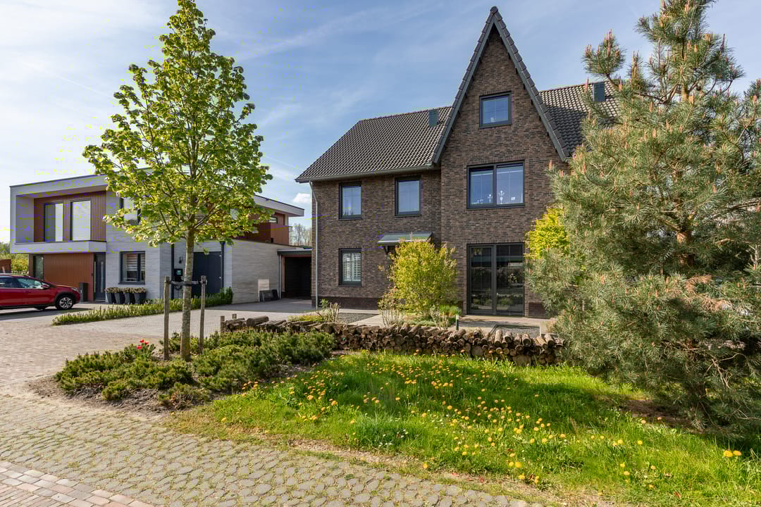 Photo 77 of Cecil Powellhof 3