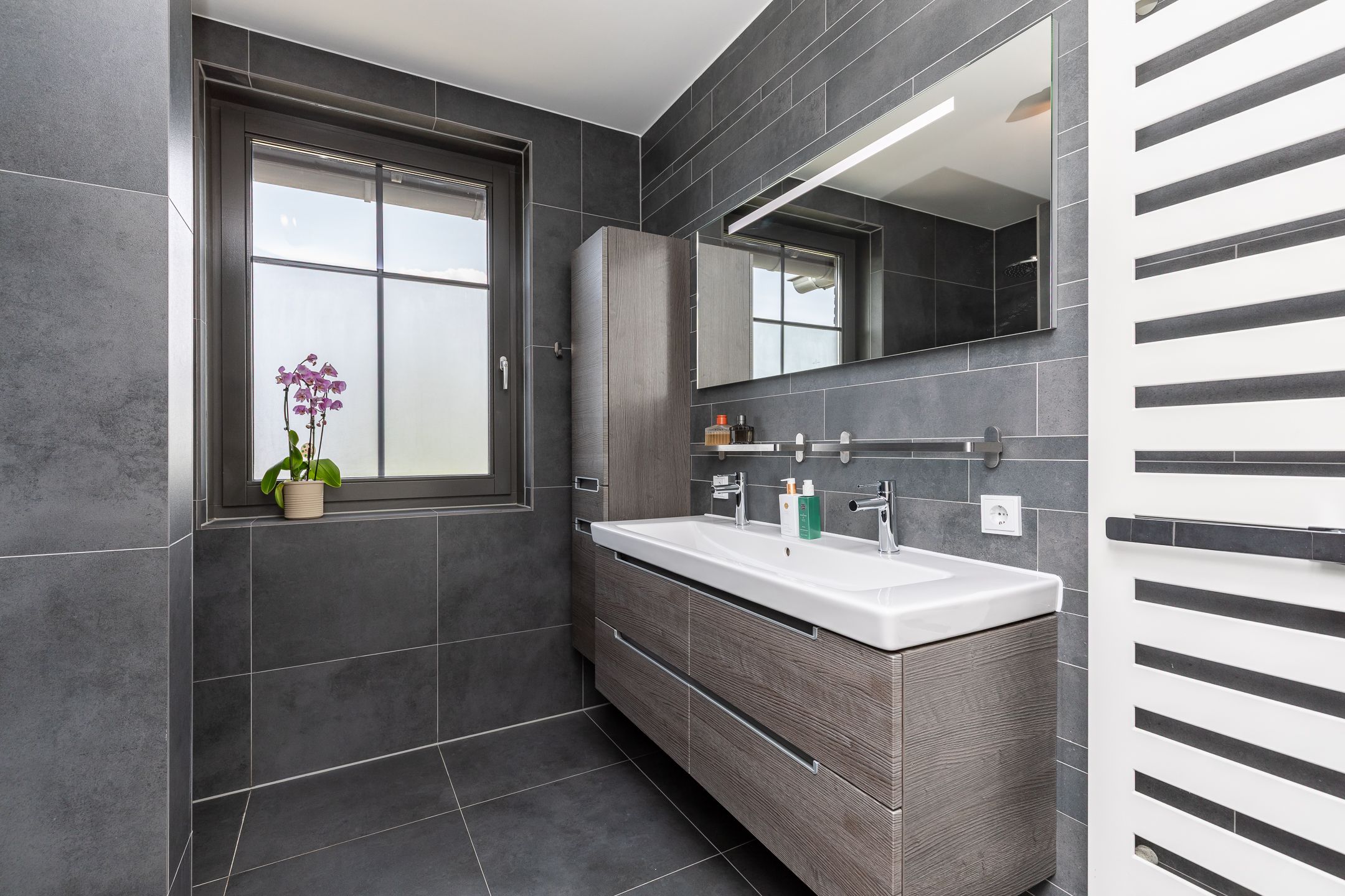 Photo 9 of Cecil Powellhof 3