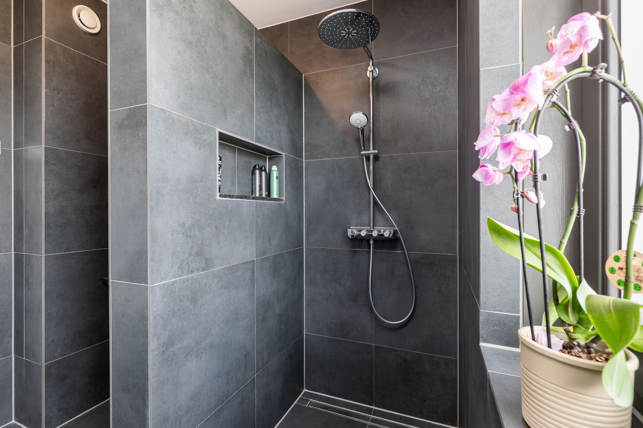 Photo 63 of Cecil Powellhof 3