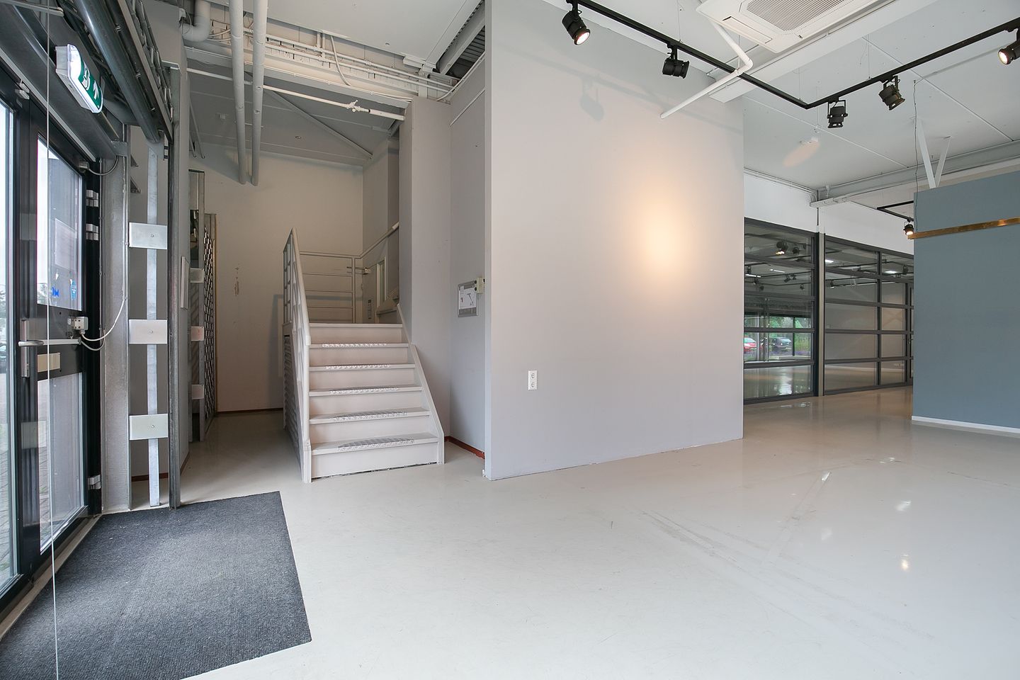 View photo 3 of Sevillaweg 140