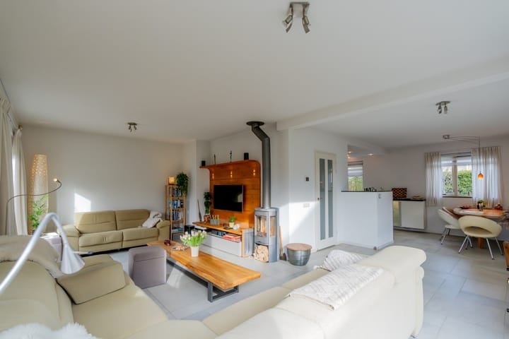 Foto 4 van Korenbloemstraat 2