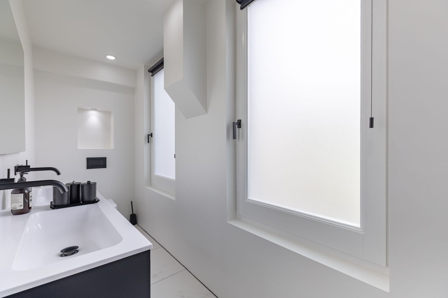 Photo 25 of Sint Willibrordusstraat 16-C