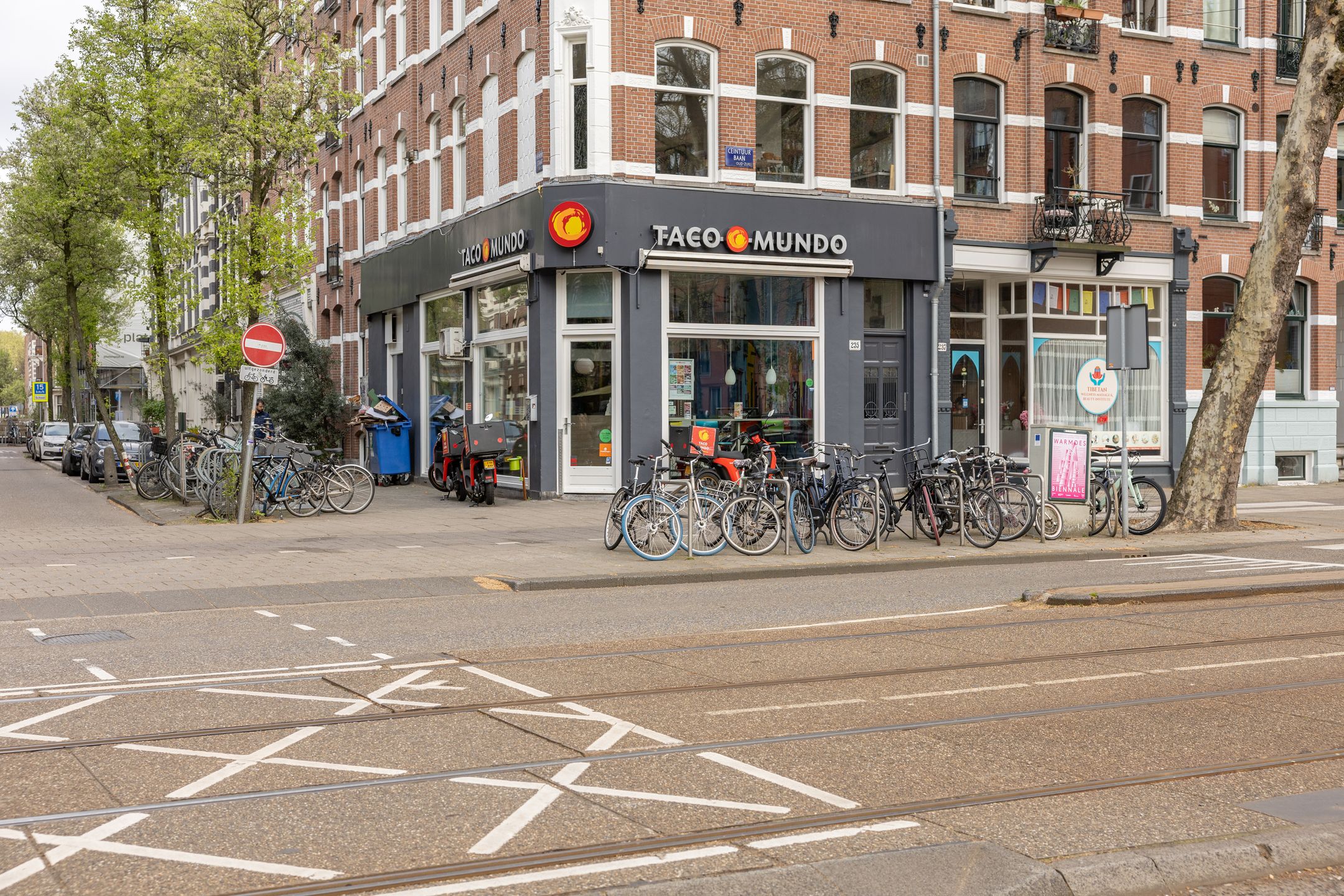 Photo 33 of Sint Willibrordusstraat 16-C