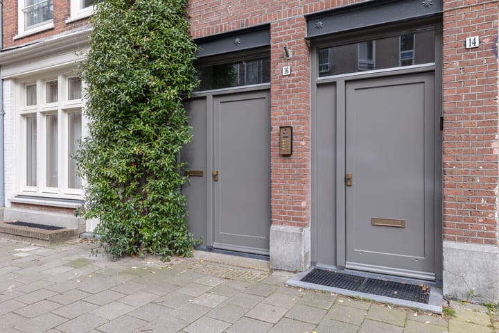 Photo 4 of Sint Willibrordusstraat 16-C