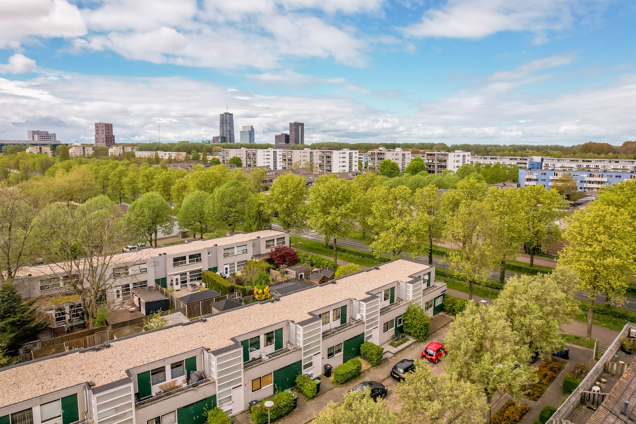 Light Apartment with Two Roof Terraces in Almere Filmwijk — 31