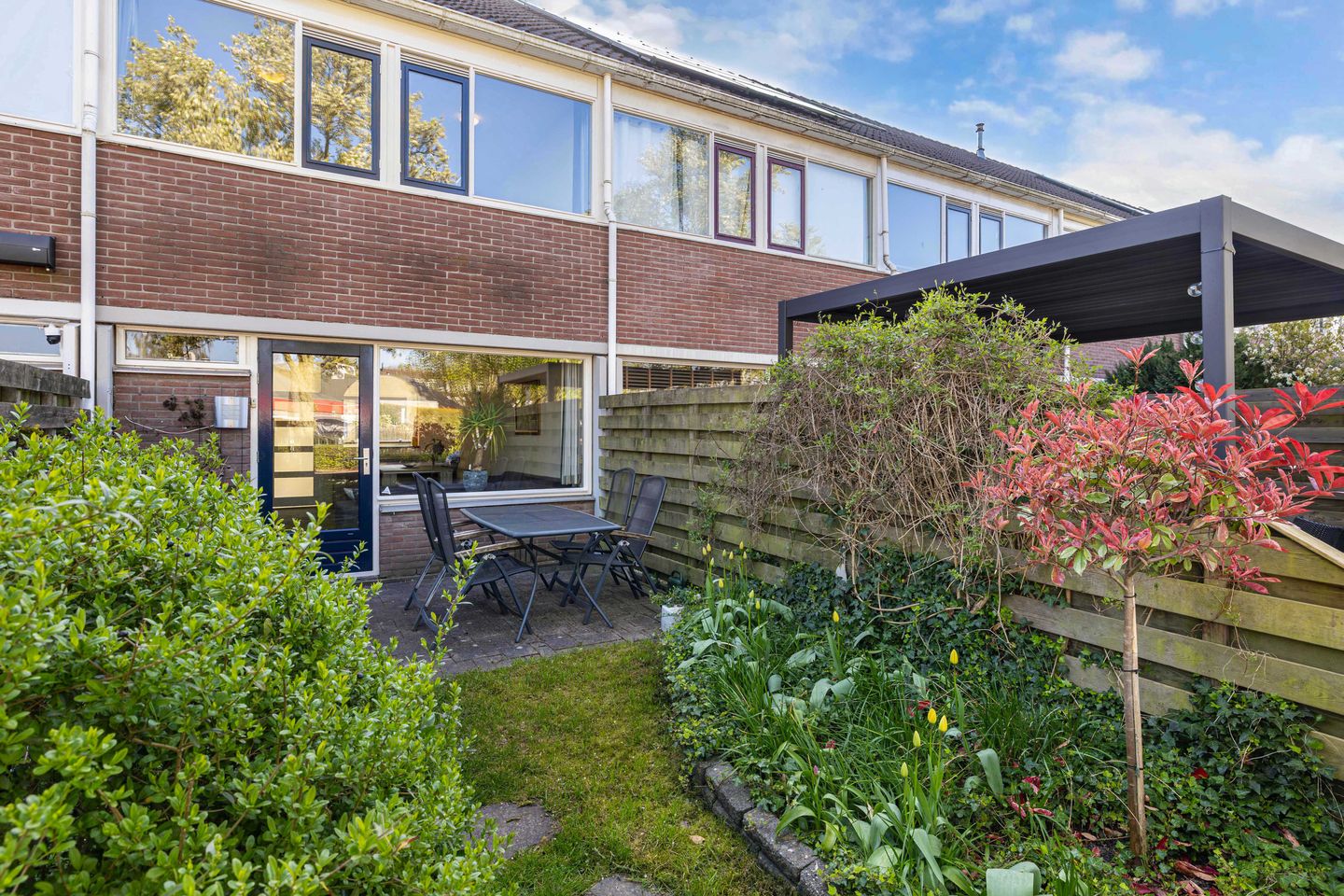 Well-maintained family home near a playground in Emmeloord — 29