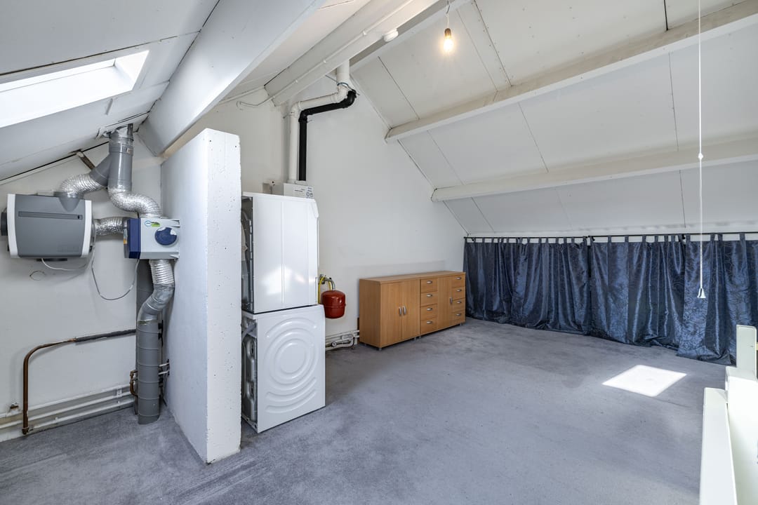 Well-maintained family home near a playground in Emmeloord — 26