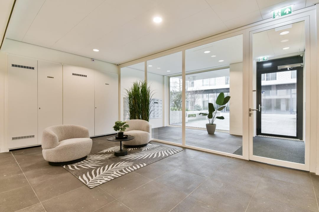 Modern Studio Apartment in Amsterdam Zuidas — 13