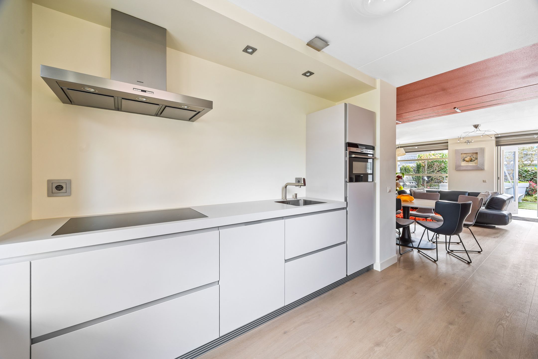 Move-in ready semi-detached home with water views in Ypenburg — 18